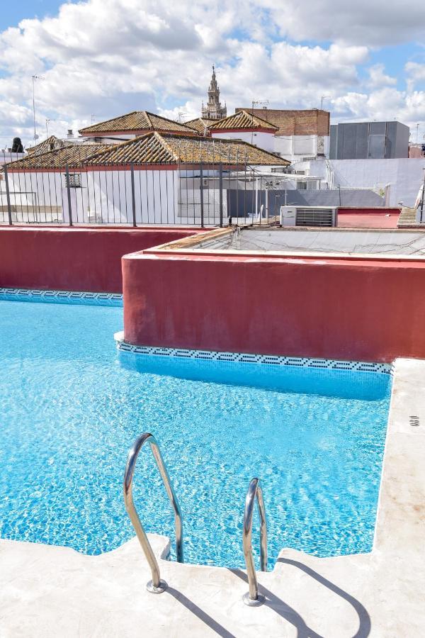 Peace, Pool & Parking At Centre Lejlighed Sevilla Eksteriør billede