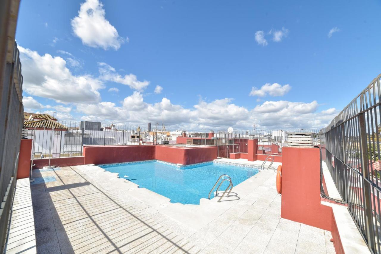 Peace, Pool & Parking At Centre Lejlighed Sevilla Eksteriør billede